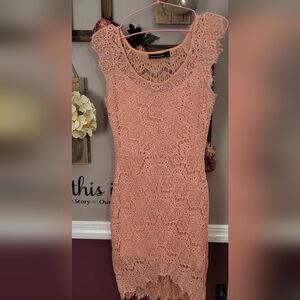 Peach Lace EUC Dress Size Small (Lined)